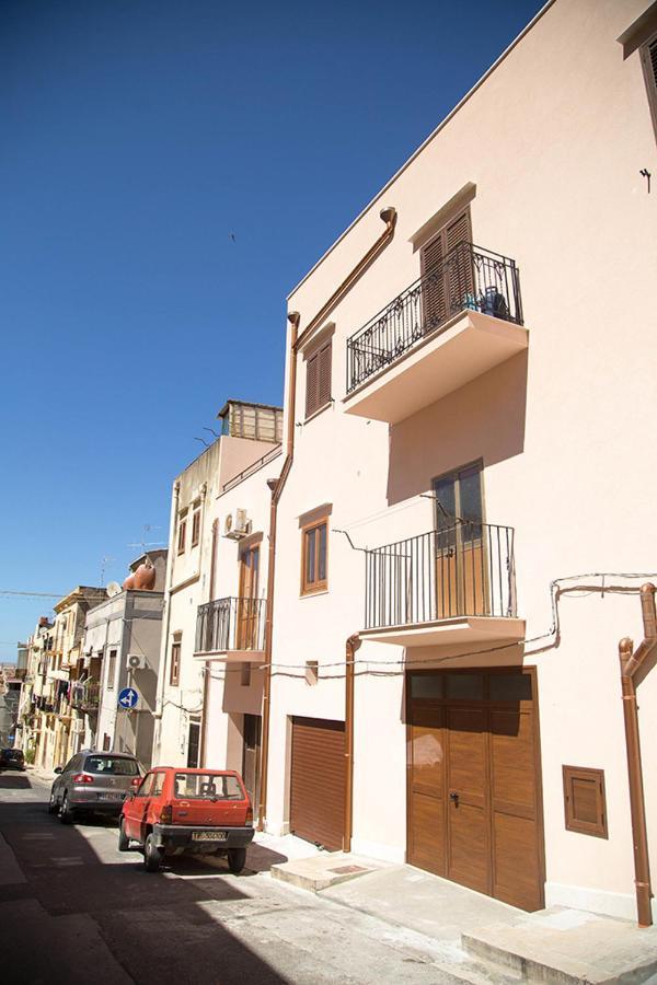 Apartamento Casa In Centro Castellammare del Golfo Exterior foto
